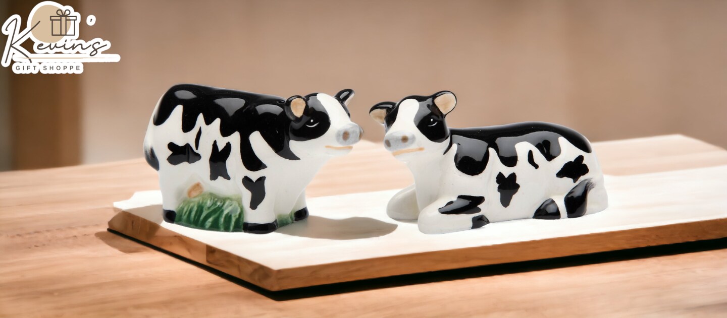 Ceramic Mini Cows Salt & Pepper Shakers, Home Décor, Gift for Her, Gift for Mom, Kitchen Décor, Farmhouse Décor