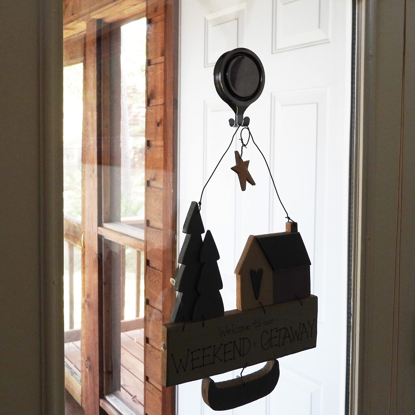 Attract Pinch-Free Magnetic Wreath Hanger 2-Pack