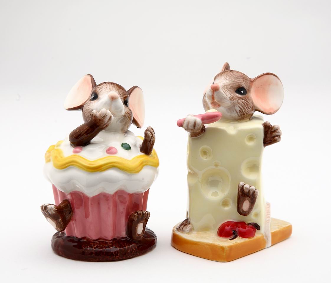 Ceramic Mice With Cheese Salt & Pepper Shakers, Home Décor, Gift for Her, Gift for Mom, Kitchen Décor