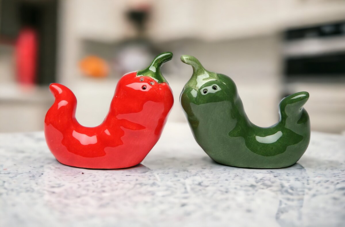 Ceramic Chili Pepper Shaped Salt & Pepper Shakers, Home Décor, Gift for Her, Gift for Mom, Kitchen Décor, Farmhouse Décor, Mexican Decor