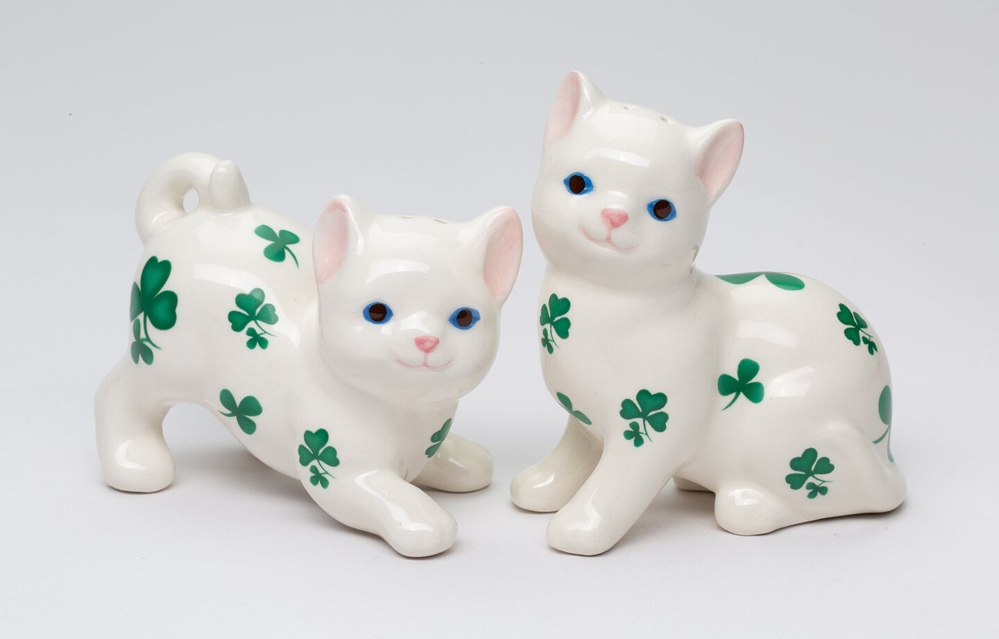 Ceramic Cats with Shamrock Design Salt and Pepper Shakers, Home Décor, Gift for Her, Mom, Kitchen Décor, Irish Saint Patrick’s Day Décor