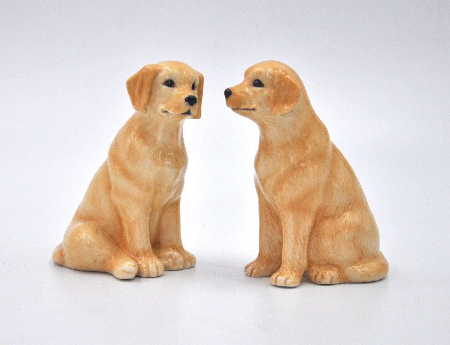 Ceramic Labrador Dog Salt & Pepper Shakers, Home Décor, Gift for Her, Gift for Mom, Kitchen Décor, Dog Lover Gift