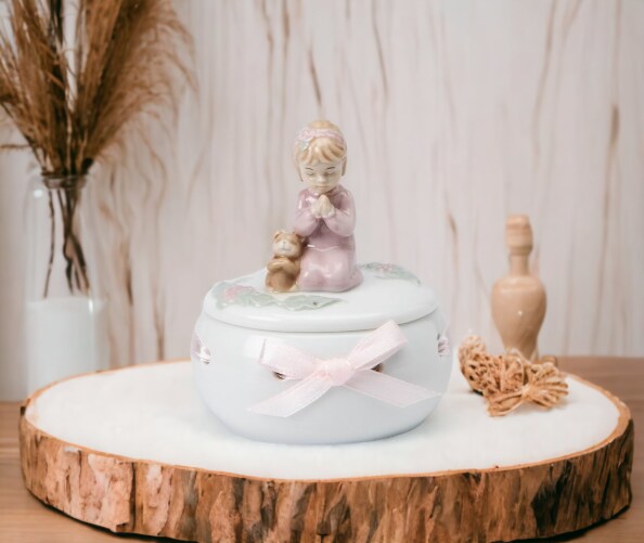 Ceramic Girl Praying Box, Religious D&#xE9;cor, Religious Gift, Church D&#xE9;cor, Church Gift, Baptism Gift