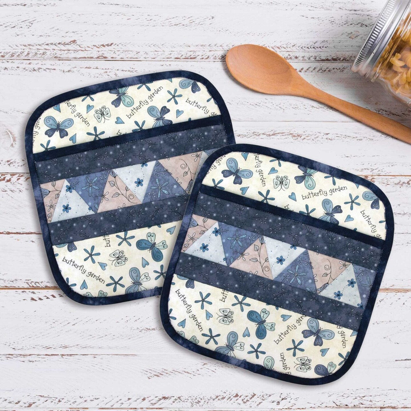 AccuQuilt Potholders Quilt-As-You-Go Kit (2-Pack) – DIY Quilted Kitchen Potholder Sewing Kit