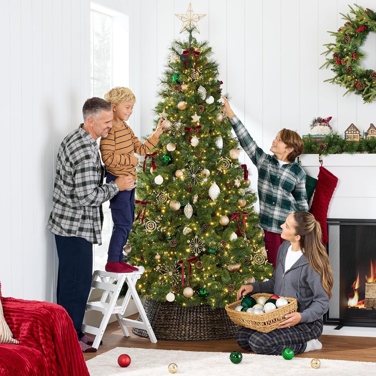 Frosted Scotch Pine Christmas Tree Cordless Setup with 1,320 Tips &#x26; 2-in-1 LED Lights for indoor holiday decoration