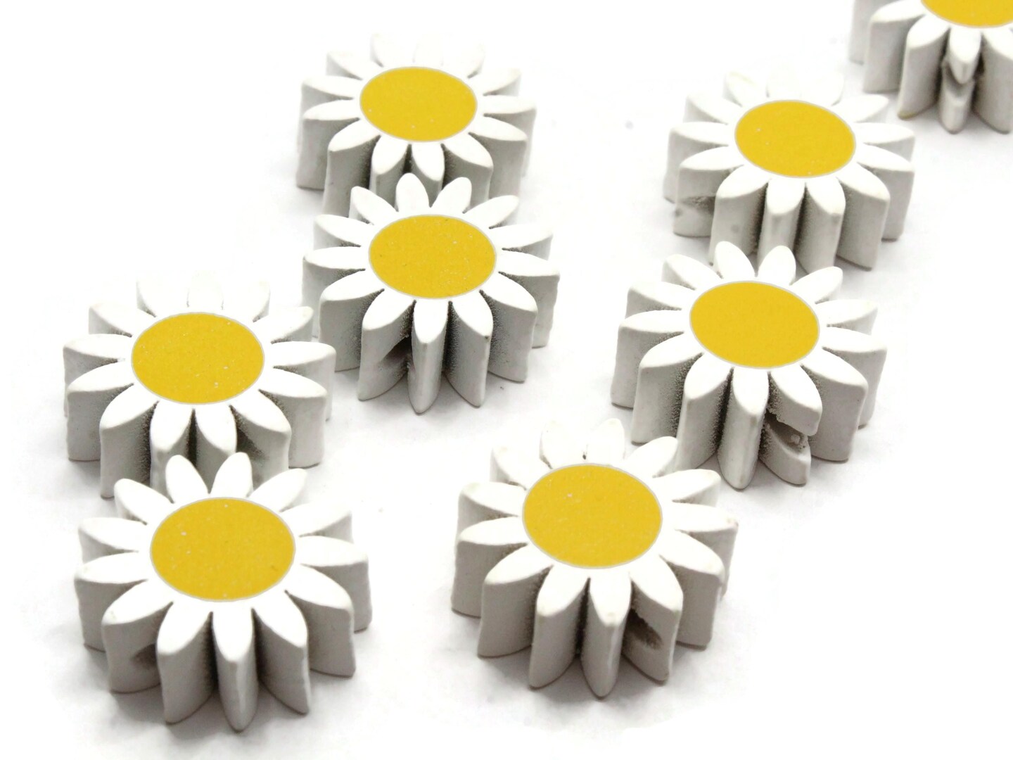8 21mm White Daisy Flower with Yellow Center Flat Floral Wood Beads