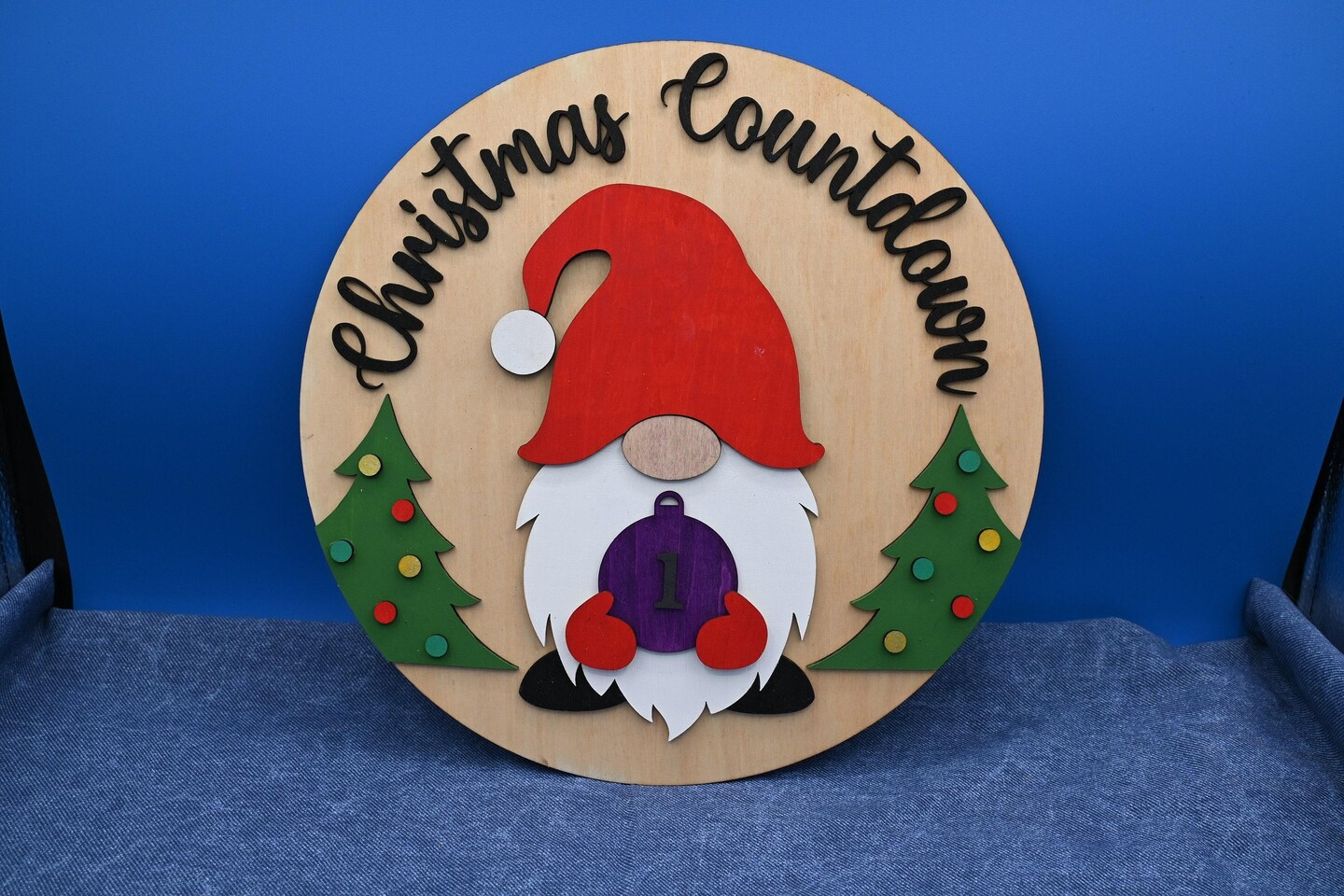 Christmas advent calendar sign or door hanger featuring a delightful gnome holding the countdown day