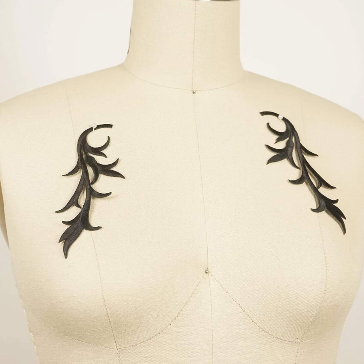 1 Pair Black Iron on Embroidery Leaf Patch Decorative Floral Applique for Costumes