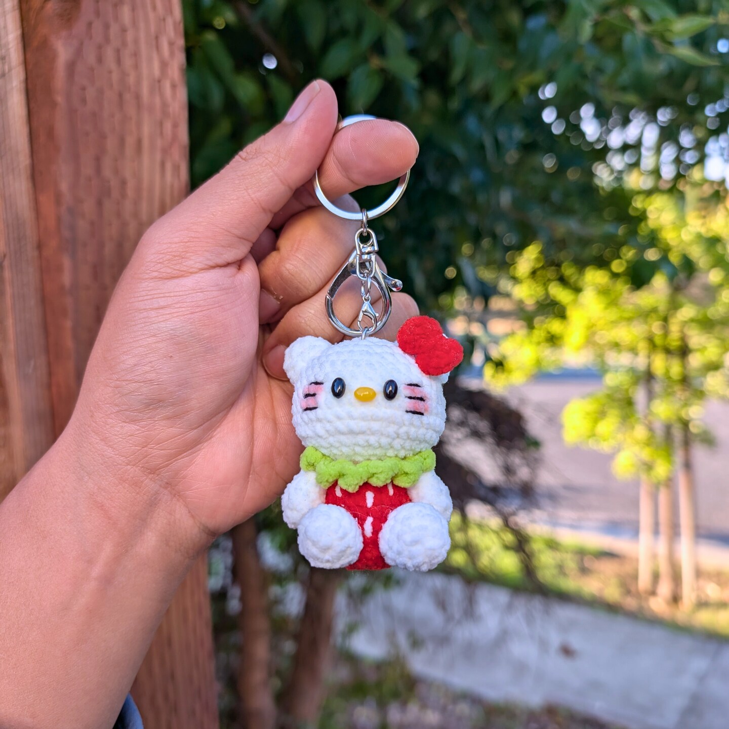 アクセサリー kitty Strawberry Kitty Crochet Plush Keychain | Kawaii Soft Cartoon