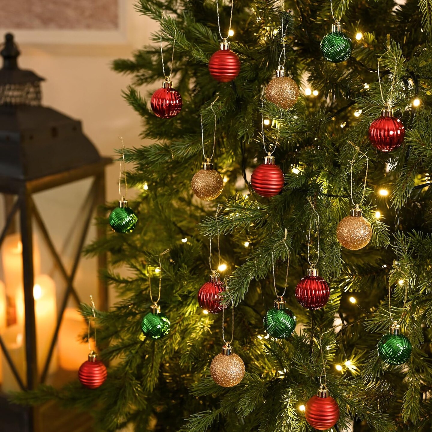 Small Christmas Ornaments Tree Decorations Set (Red Green Gold)