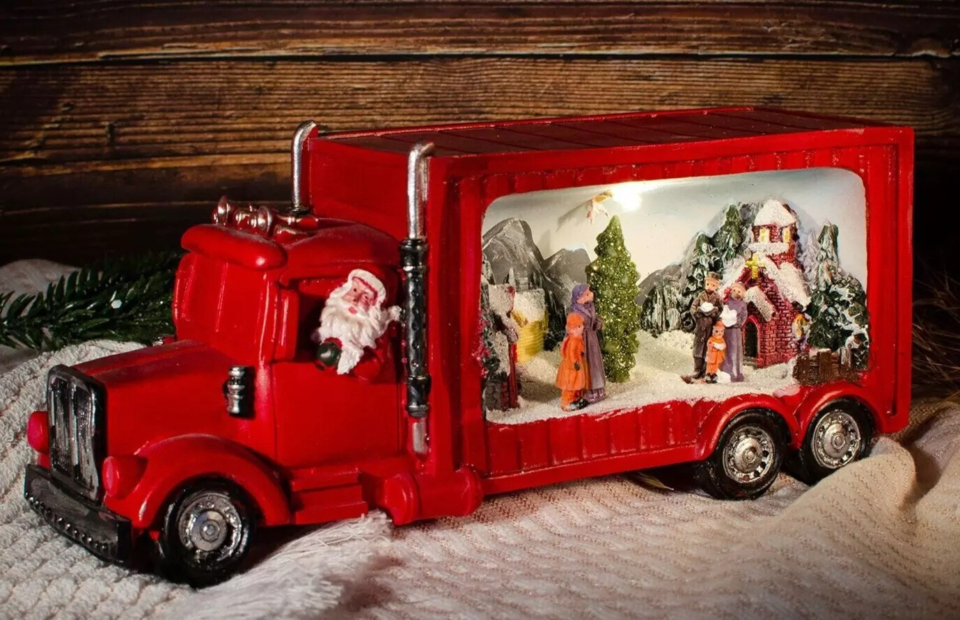 LED Red Christmas Truck Christmas Decoration Winter Scene Lighted Decor 13&#x22;x6&#x22;