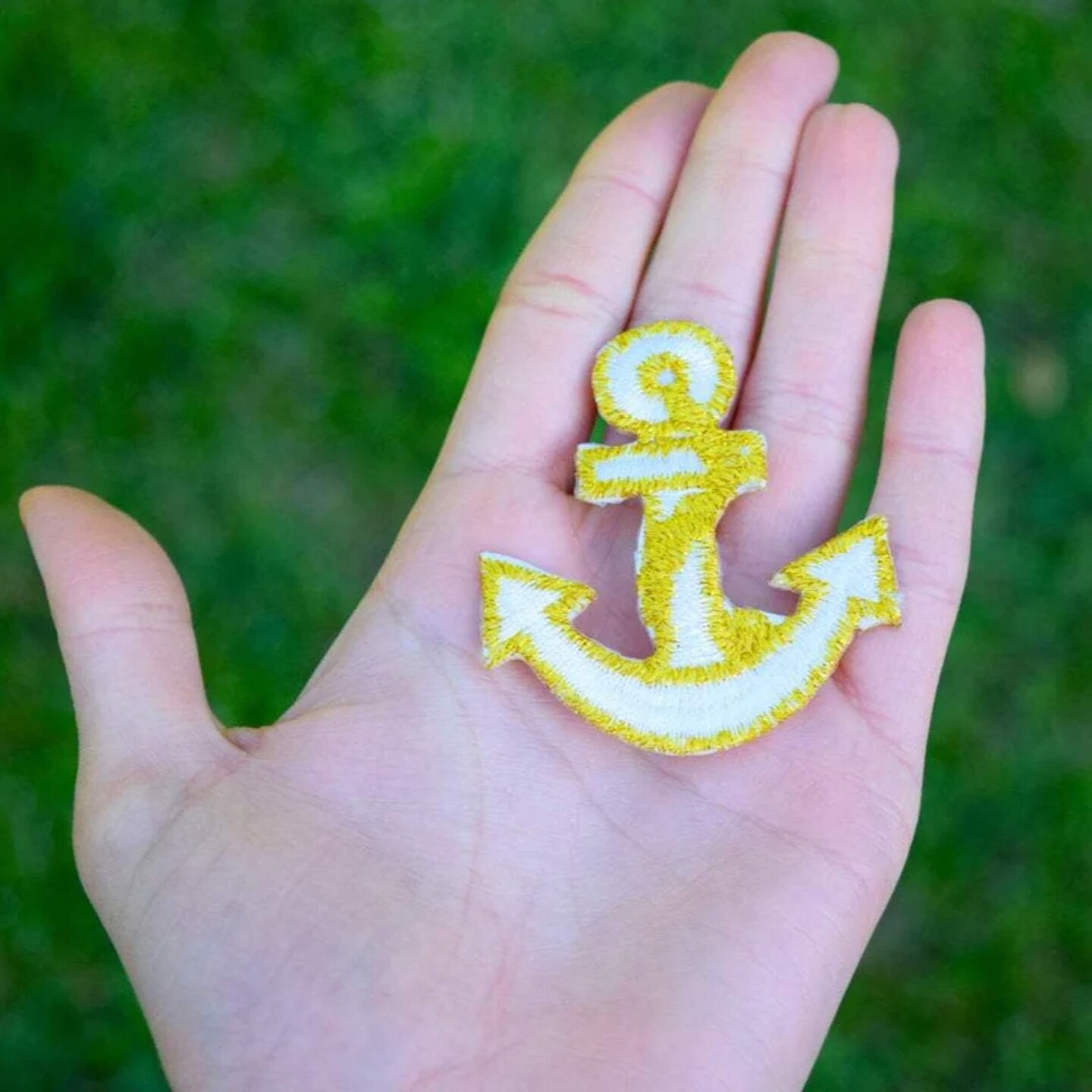 2 Pieces Small White Metallic Gold Anchor Patches Iron On Nautical Embroidered Appliques