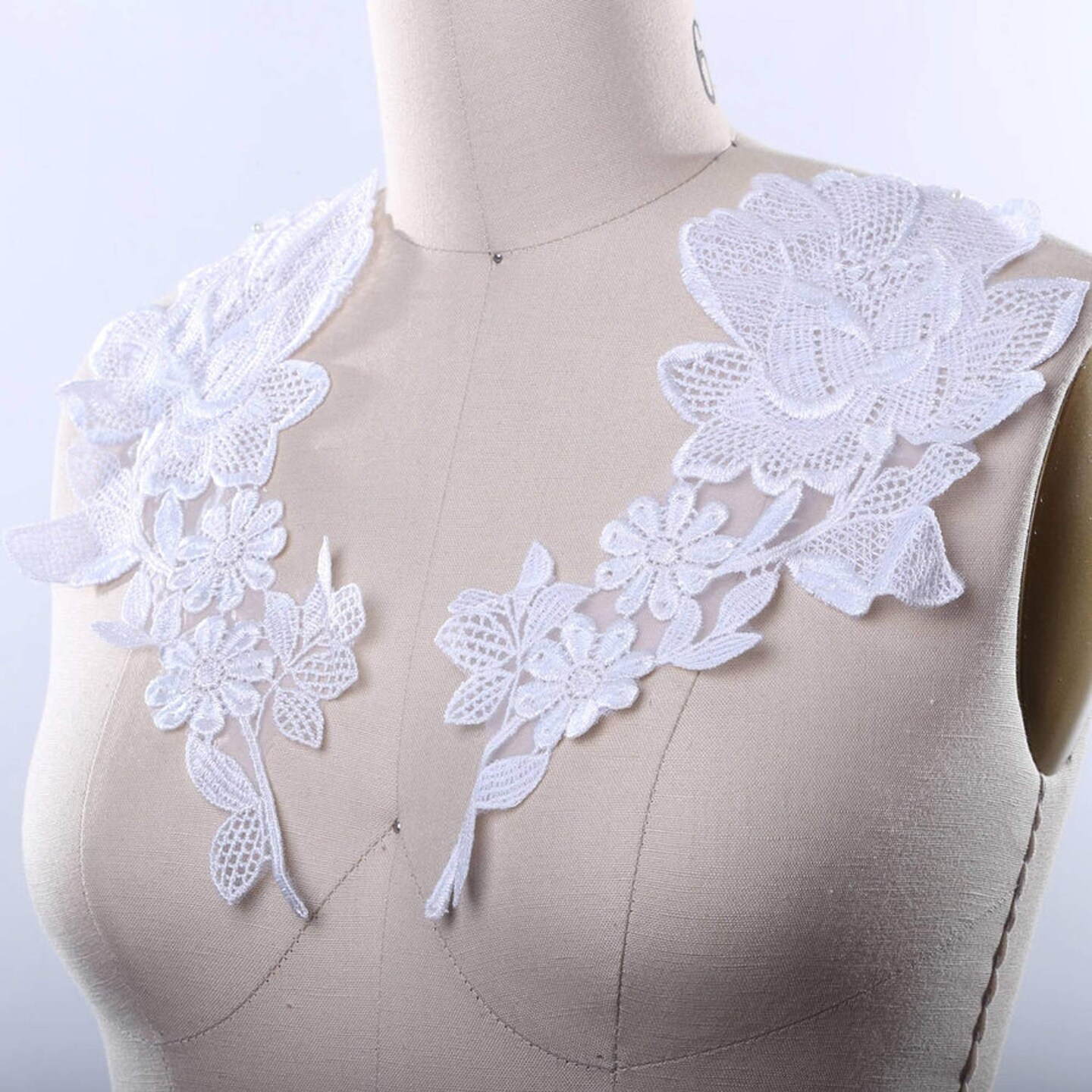 1 Pair White Large Venice Bridal Lace Applique Floral Collar Wedding Dress Embellishment