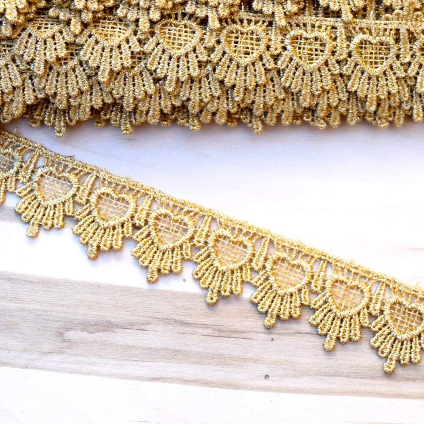 1 Yard 1.5 Inch Wide Metallic Gold Narrow Heart Shape Venice Lace Trim