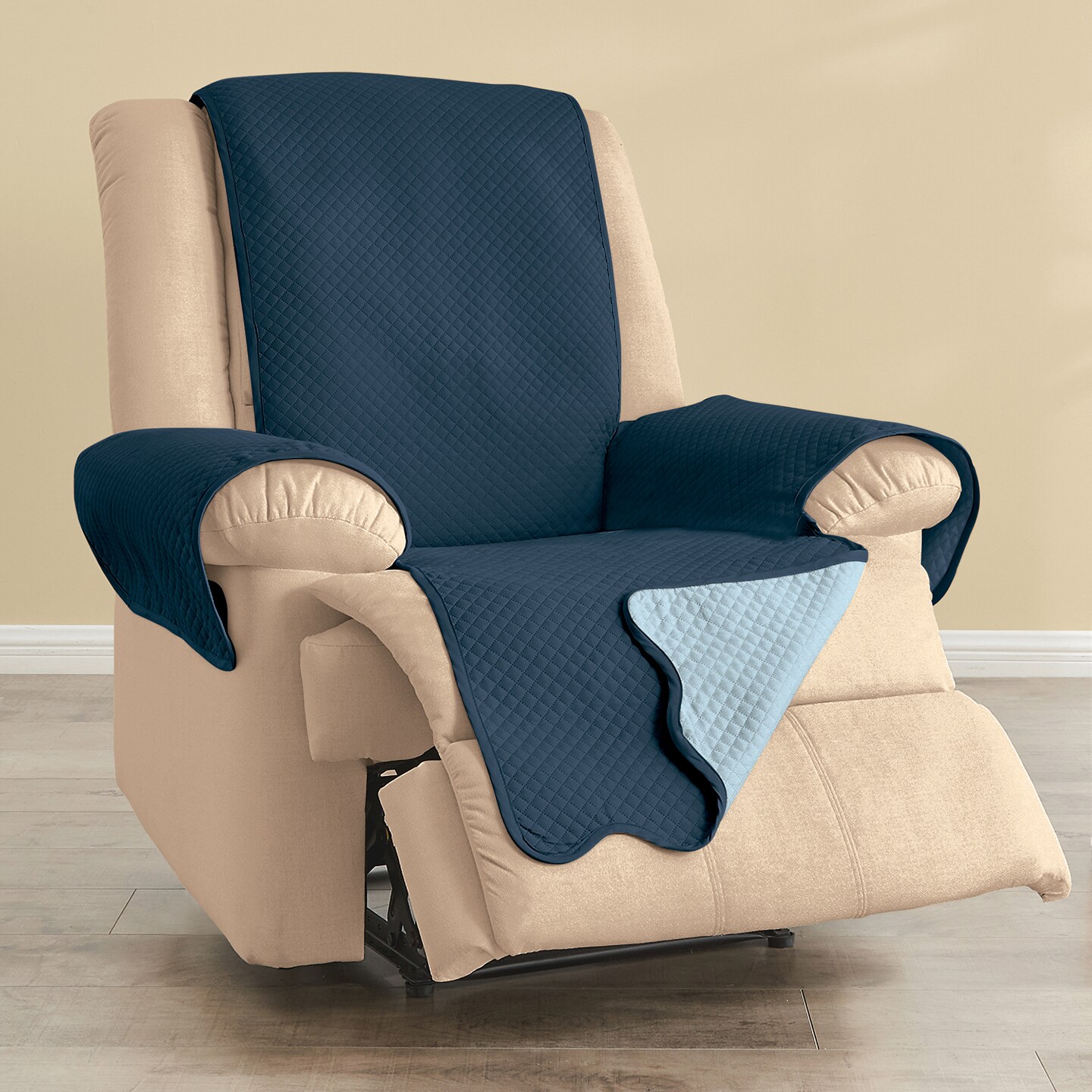 Collections Etc Lacey Scalloped Edge Reversible Quilted Furniture Protector