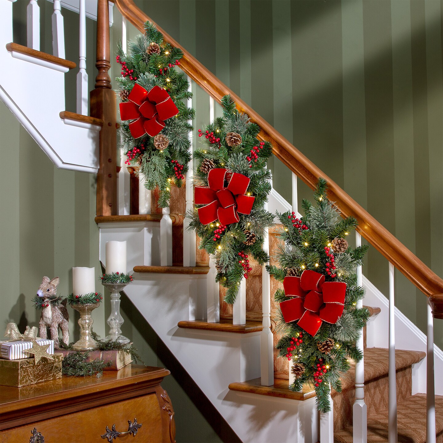 Haute Decor Classic Pre-lit Holiday Swag