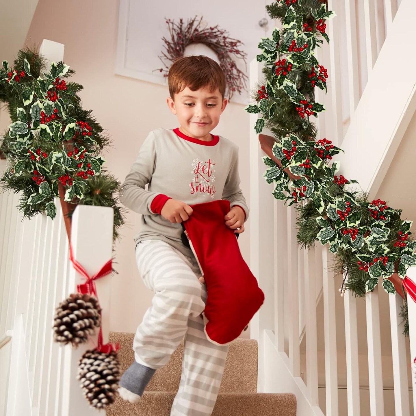 Christmas Holly Garland with Berries Artificial Garland(Green)