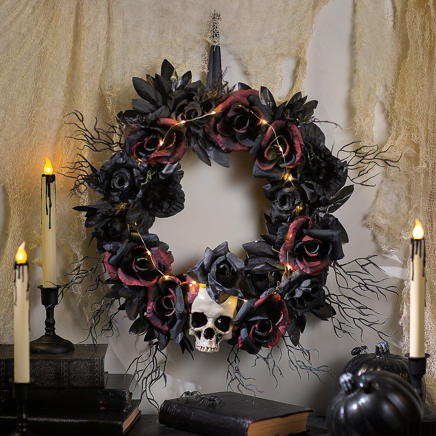Light Up Dead Roses &#x26; Skull Halloween Wreath Decoration 23 1/2&#x22;
