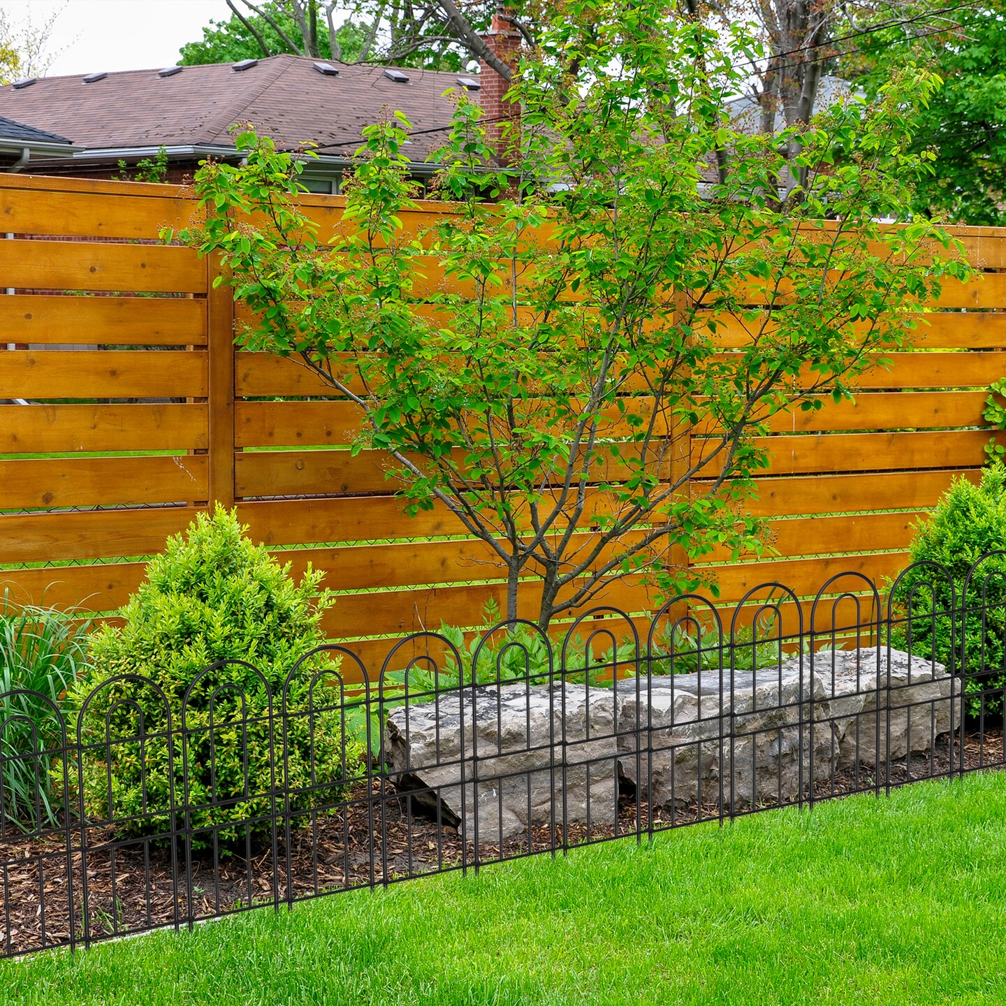 Decorative Garden Fence 10/16 Pcs, Garden Fencing Animal Barrier, RustProof Metal Wire Landscape, Flower Fences and Borders for Dog, Yard, Patio, Outdoor Decor