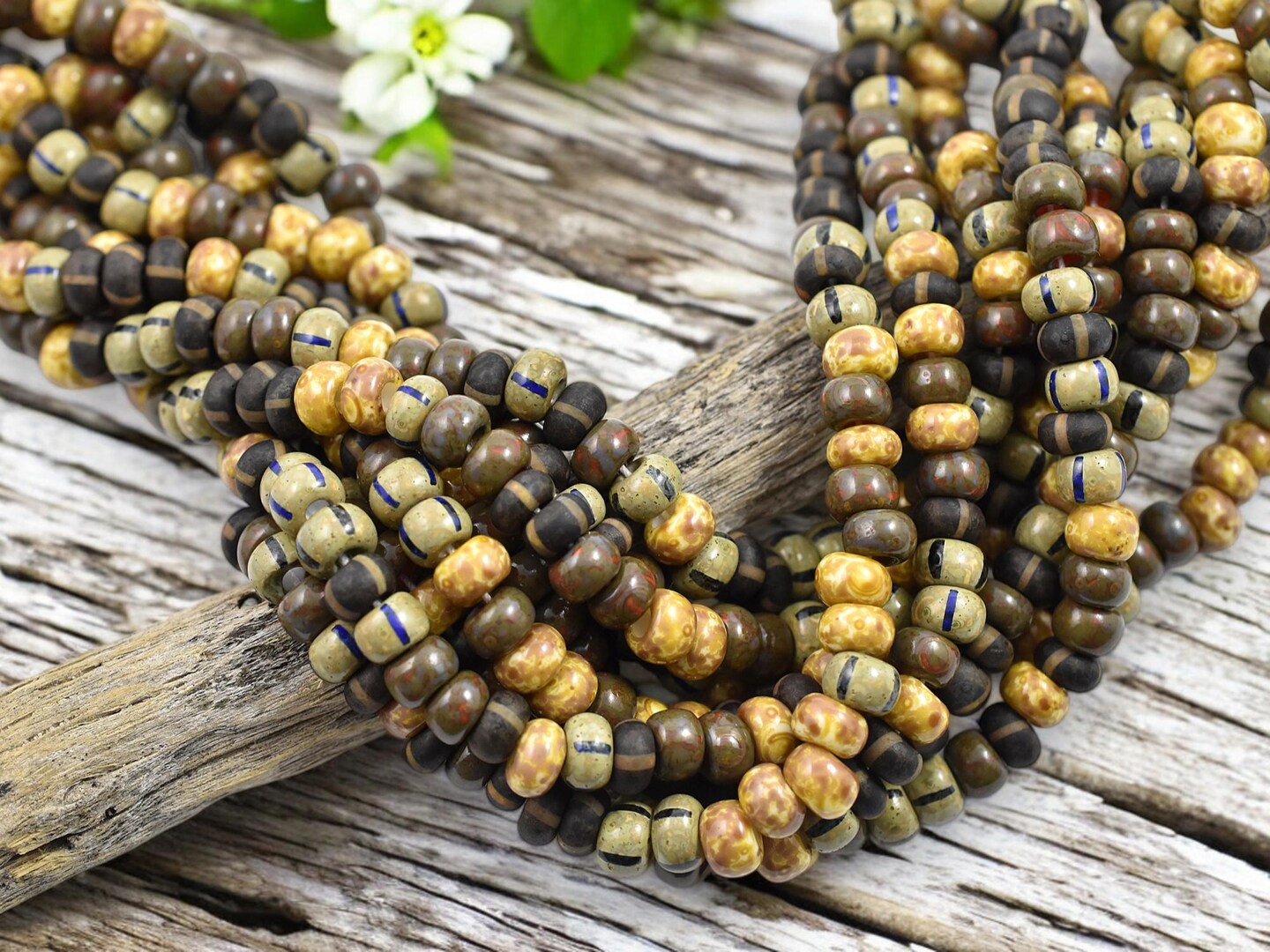 1/0 Aged Burgandy Striped Picasso Mix Seed Beads (20&#x22; Strand)