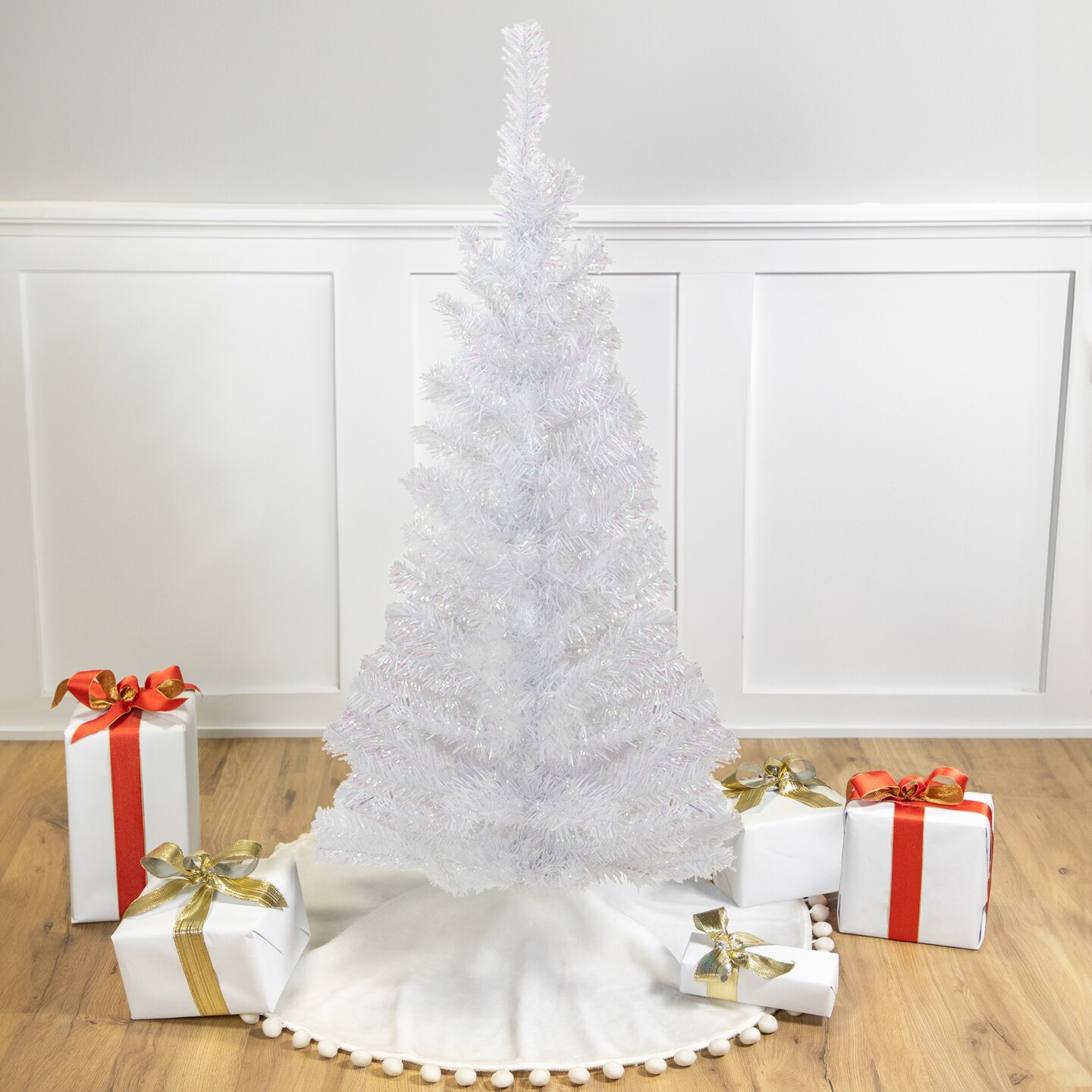 Northlight Medium Rockport White Pine Artificial Christmas Tree - 4' - Unlit