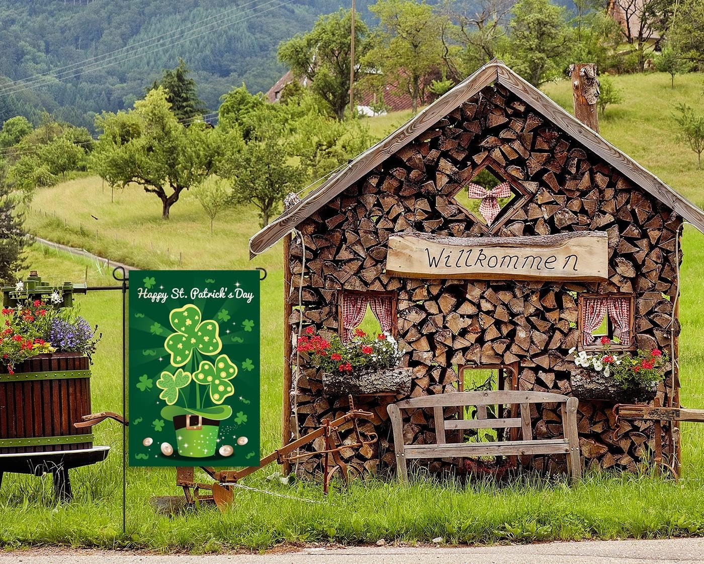 Happy St. Patrick&#x27;s Day Garden Flag Shamrock Leprechaun Hat Decorative Irish Yard Flags Double Sided 12 x 18 Inch Saint Patrick&#x27;s Day Lucky Day Outdoor Garden Lawn Farmhouse Decorations
