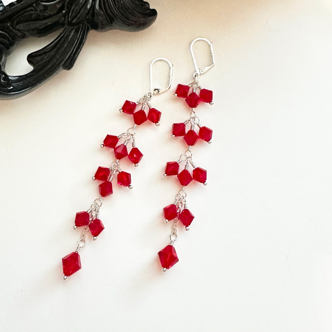 Learn Basic Wire Wrapping and Make Holiday Sparkle Earrings with Sara Lovecraft