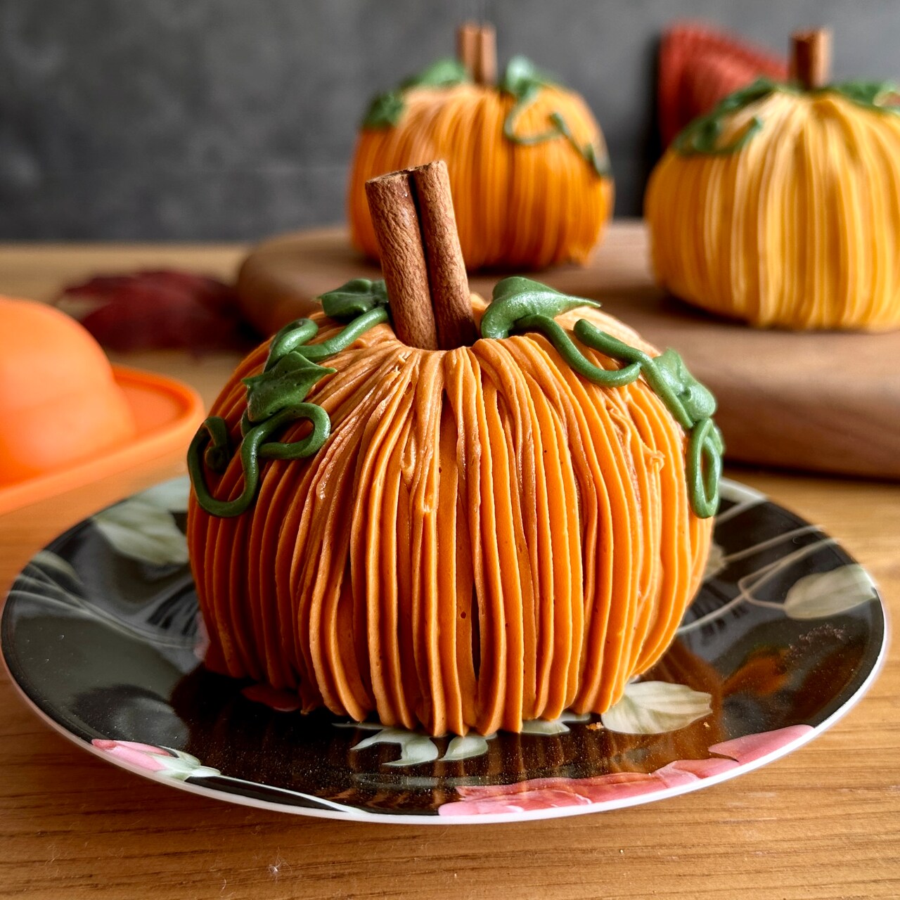 Fall's Cutest Cakes: Mini Pumpkin Bundts