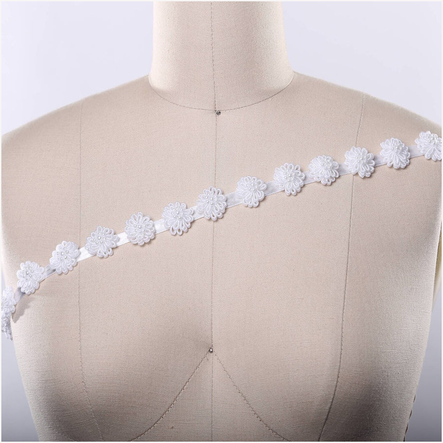 1 Yard 3D White Flower Ribbon Trim Firm Satin Narrow Floral Accent