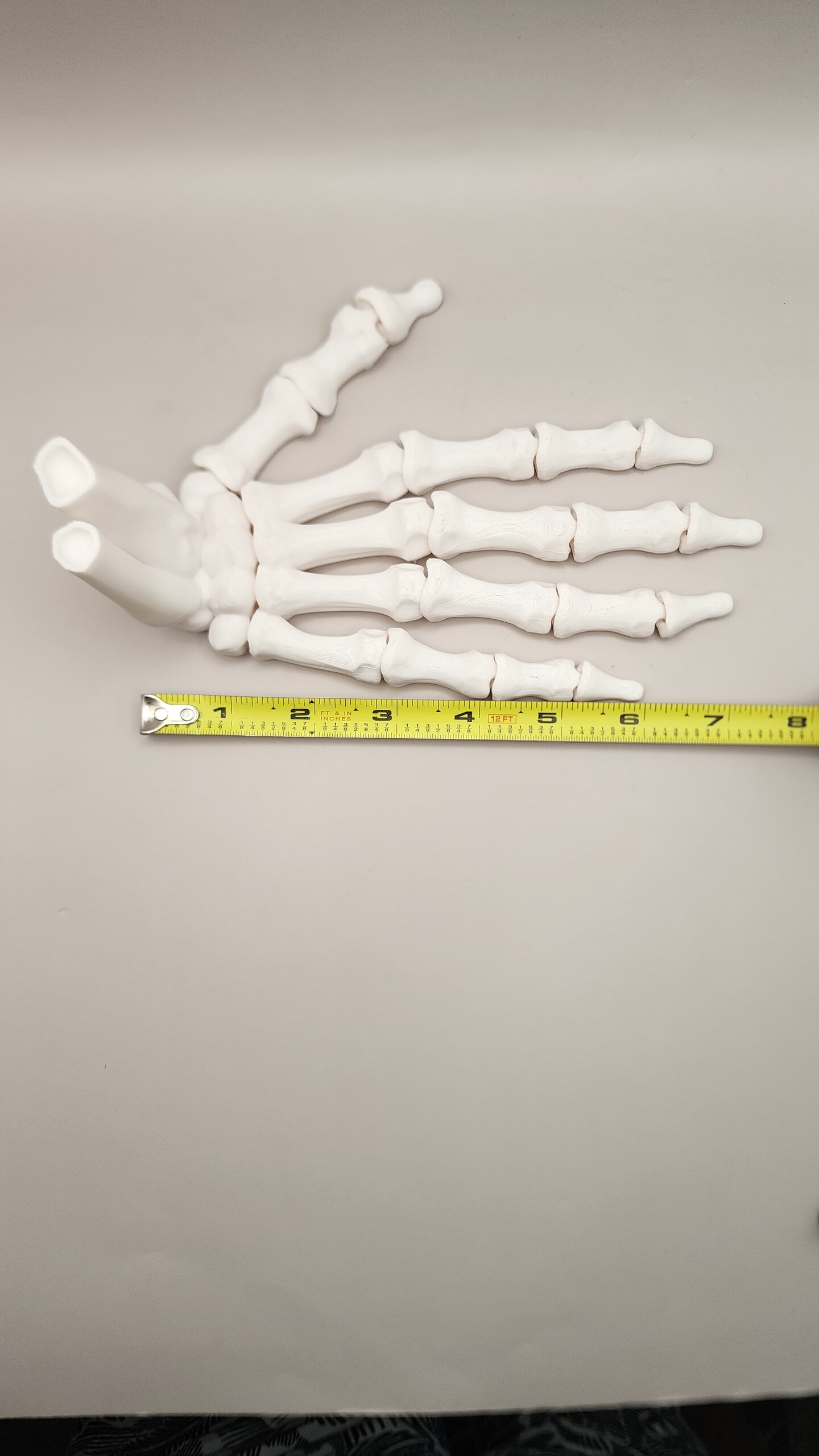 Mains De Squelette Halloween - Paire De Mains En Plastique Réaliste - Dimensions 15x8.5 Cm - Pour Décoration Maison Hantée, Fête Effrayante