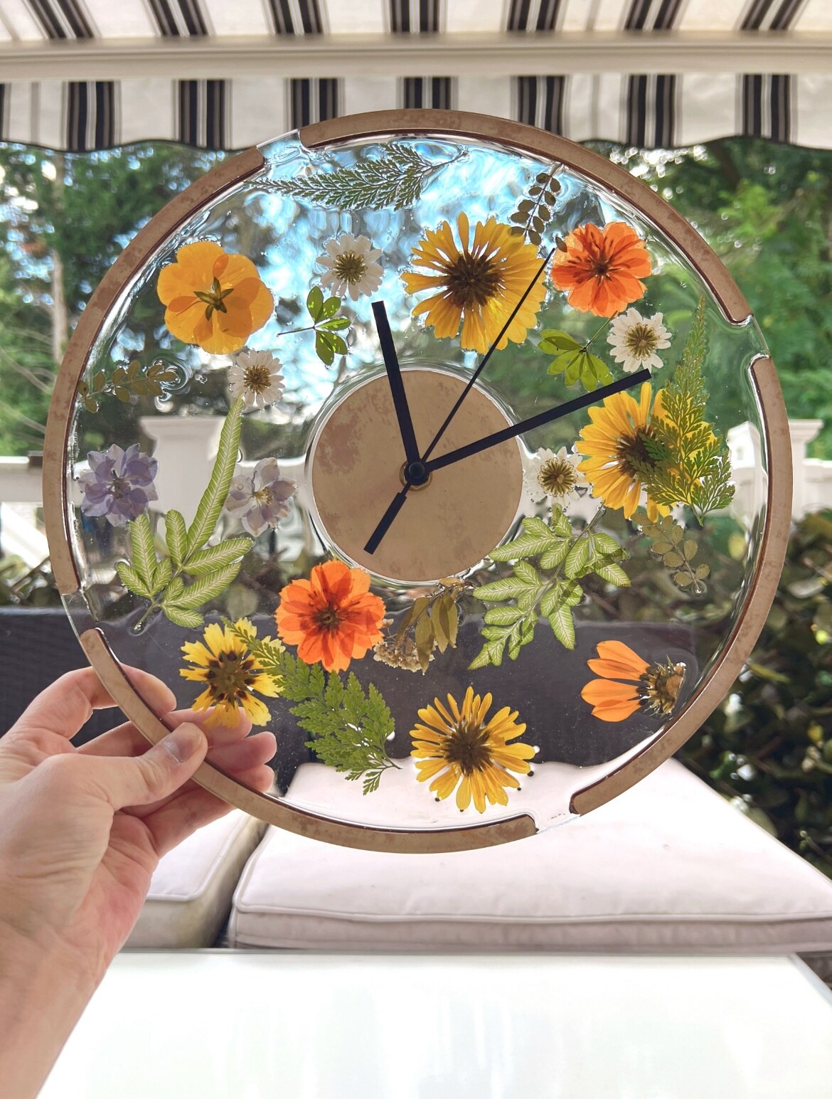 Handmade clock factory with flowers