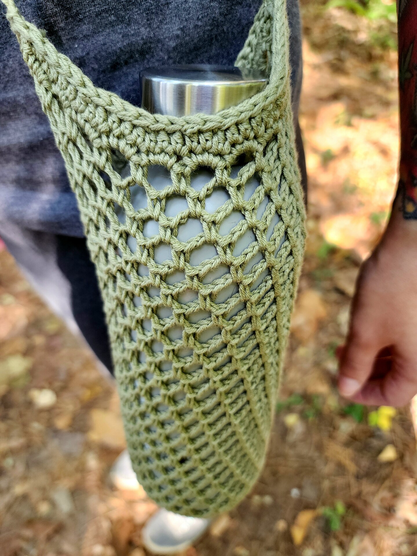 Hiking water bottle holder handmade from Egyptian cotton threads, water bottle crossbody holder, hydroflask sling bag product 3