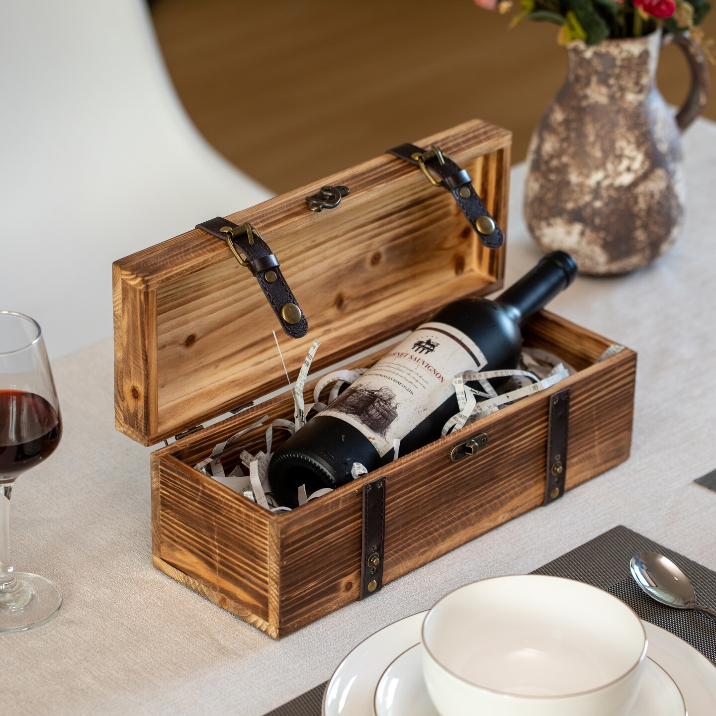 Vintiquewise Vintage Wooden Wine Gift Box Rustic Single Bottle Holder with Locking Latch Decorative Brass Accents Faux Leather Straps Keepsake Storage Chest for Weddings Birthdays & Holiday Gifting