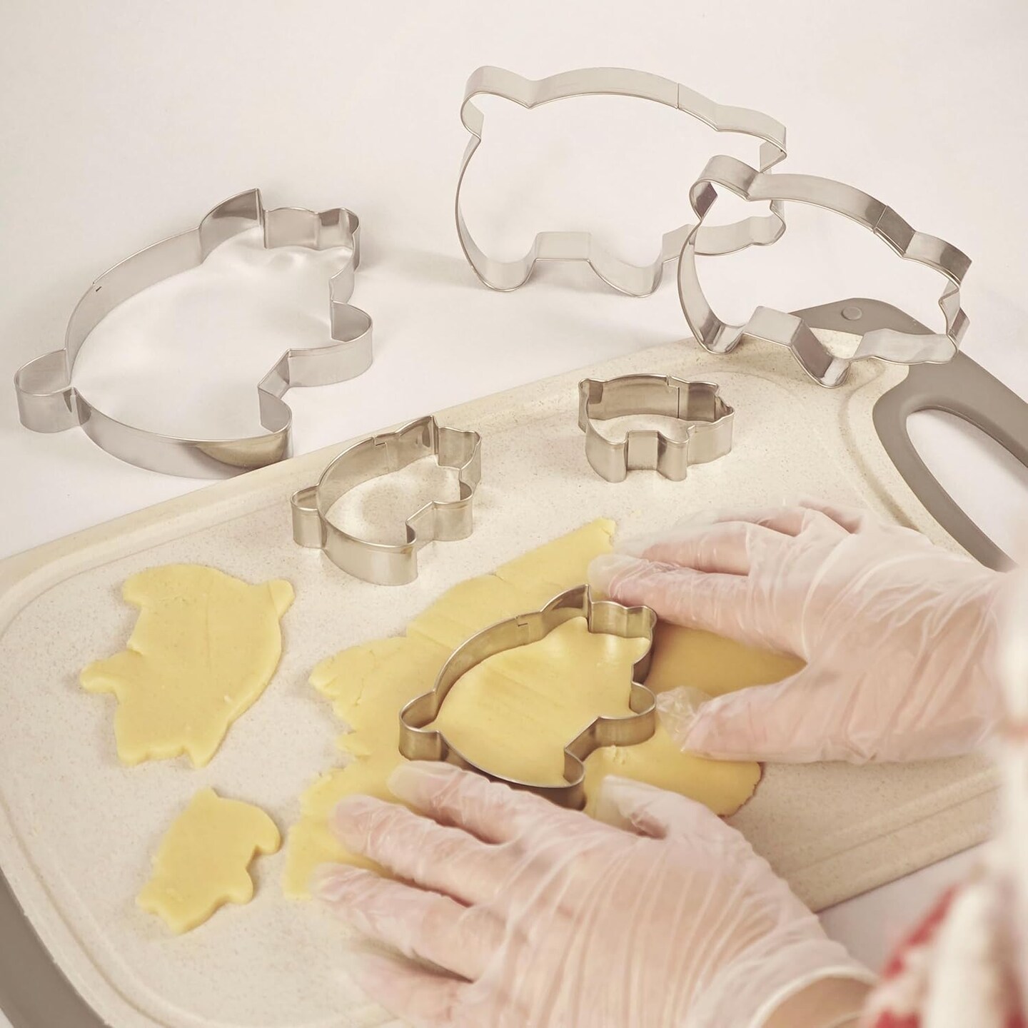 6PC Stainless Steel Pig Cookie Cutters Mexican - 5.5", 4.5", 4", 3.5", 2.5", 2.0",Perfect for Mexican Concha Bread - Concha Cutter and Concha Stamp,Baking Tools for Pig Shaped Pastry and Bread Making