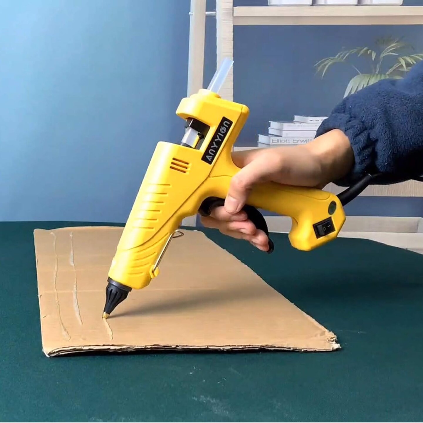 200W Industrialt Glue Gun – High-Output Hot Melt Glue Gun – Professional Grade Hot Glue Gun for Carpentry, Repairs & Remodeling