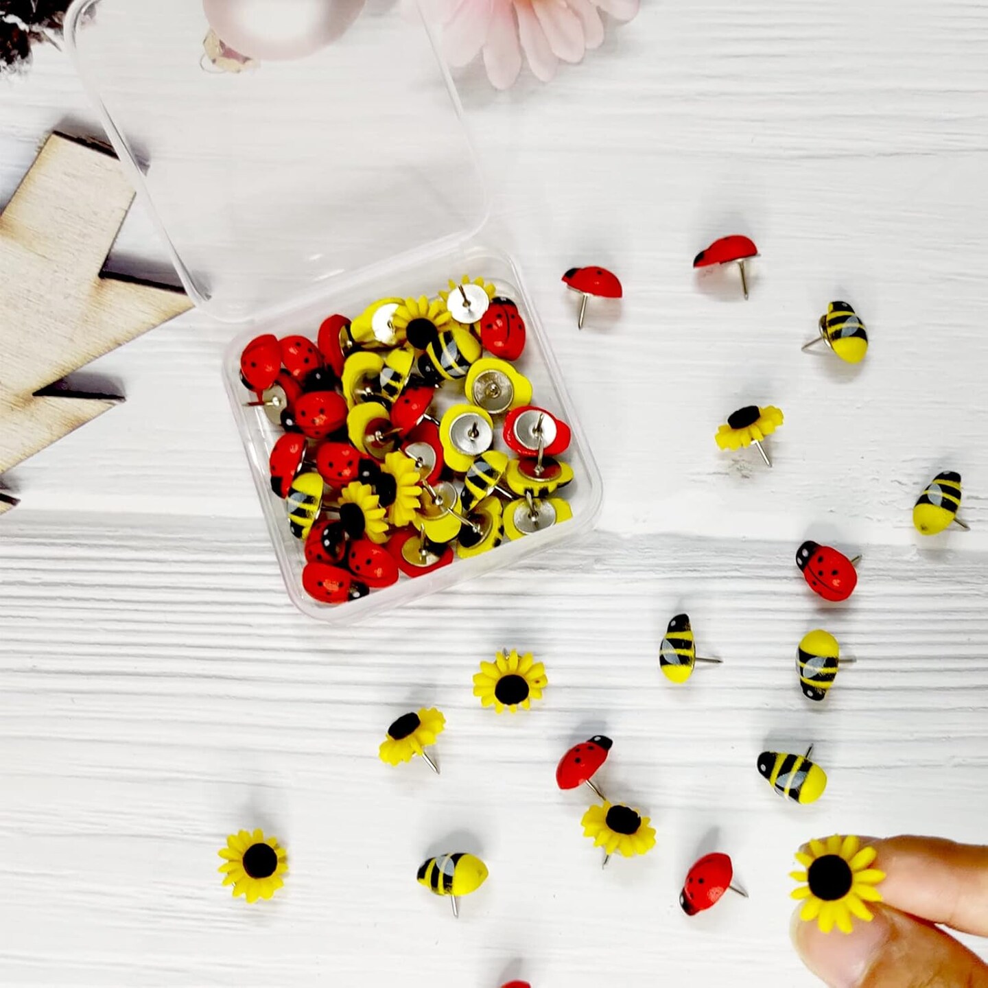 50 Pcs Animal Push Pins, Bee Pushpins Sunflower Thumbtacks Decorative Bumble Bee Shaped Floret Thumb Tacks Decorations for Photo Wall Memo Cork Board Bulletin Board Map with Box