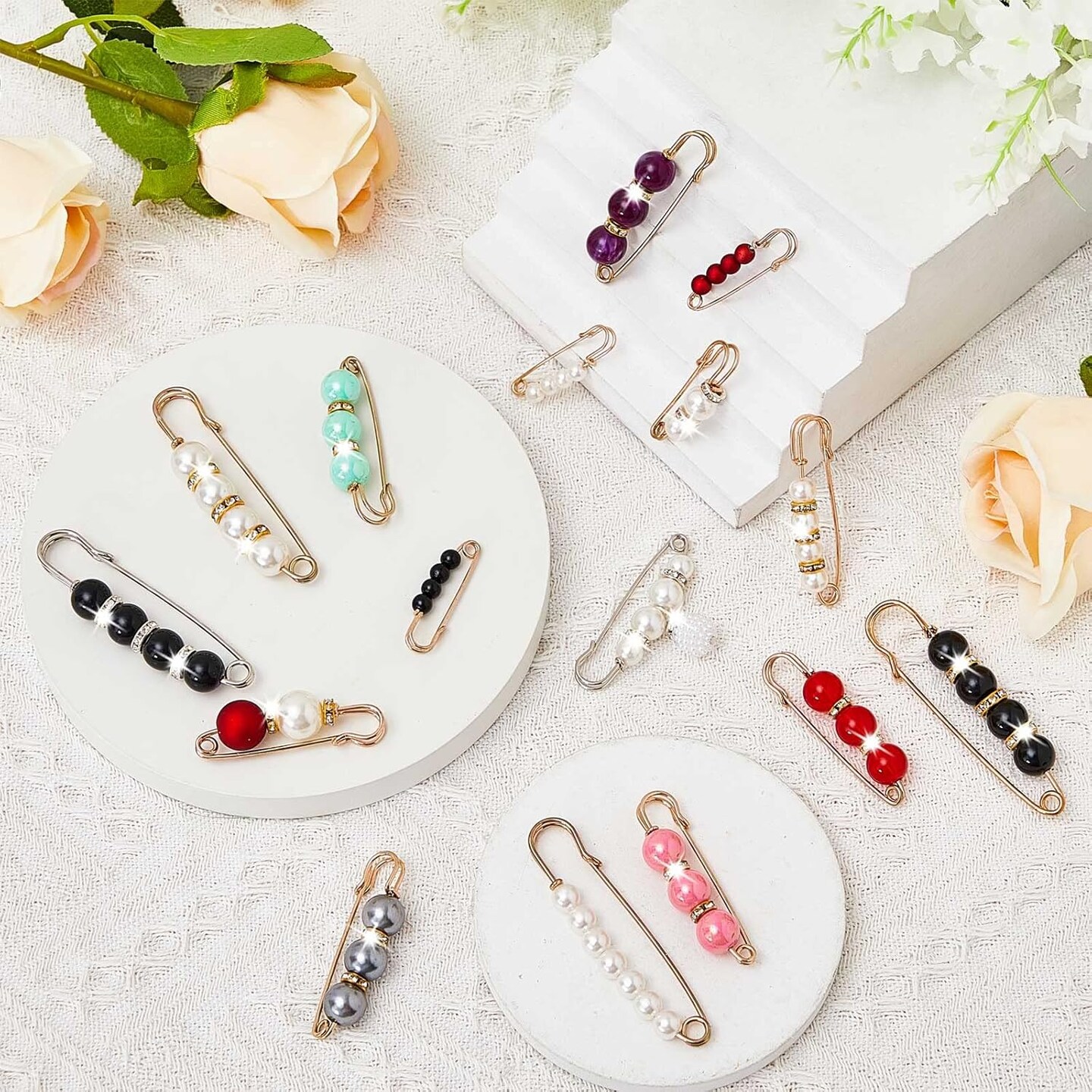 18 Piece Pearl Brooch Pins Women Decorative Safety Pins Clothing Shawl Clips Artificial Pearls Brooch Elegant Cardigan Collar Clips for Women Dress Skirt Sweater(Bright Style)