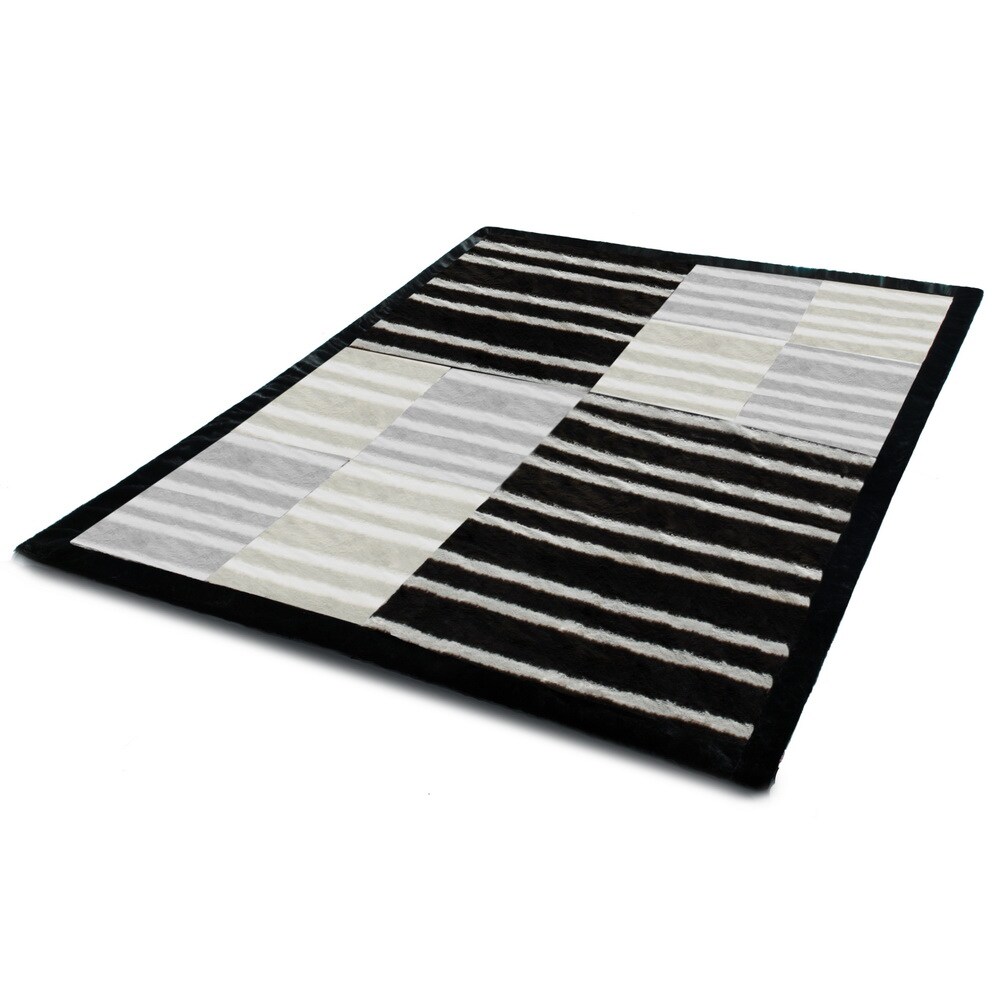 Chic Romantic Trip Patchwork Throw Blanket, Soft Micro Fleece & Down Alternative Filling