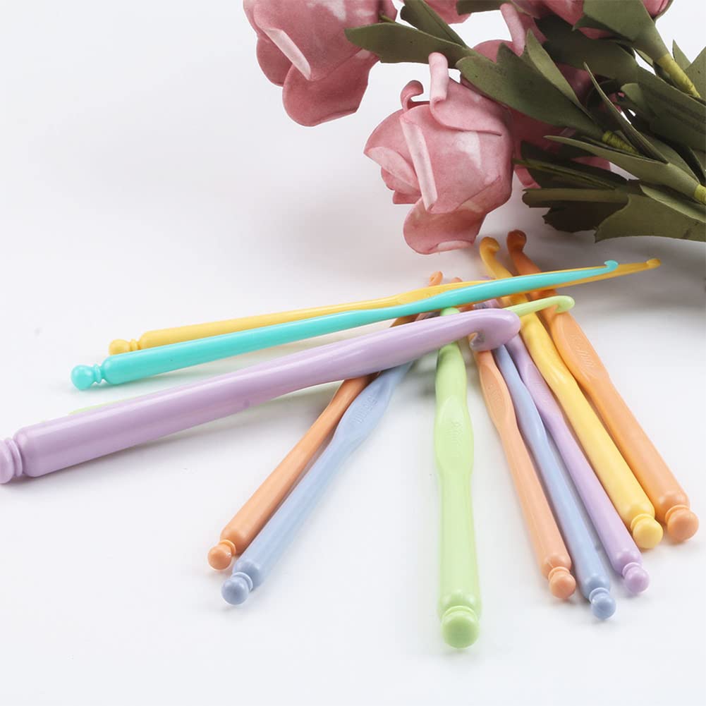 Plastic Crochet Hooks 12 pcs Different Sizes (2.0mm - 10.0mm) Crochet Needles QLRFFLJOY Colorful Crochet Hook Set DIY Yarn Weaving Tools for Scarf Hat Gloves Knitting
