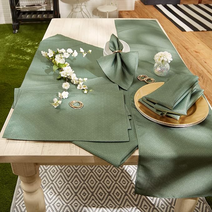 Indoor/Outdoor Tabletop Collection Umbrella Hole with Zipper, Machine Washable, Tonal Lattice, Tablecloth, 60&#x22; Round, Artichoke