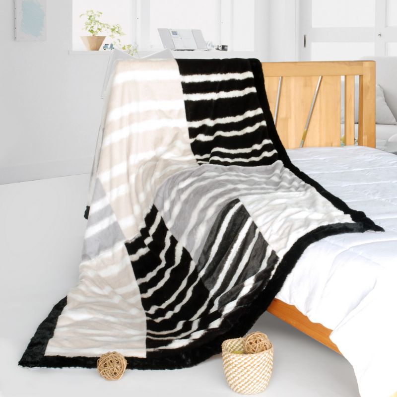 Stylish Stripe Beauty Patchwork Throw Blanket, Soft Micro Fleece & Plush for Bedroom