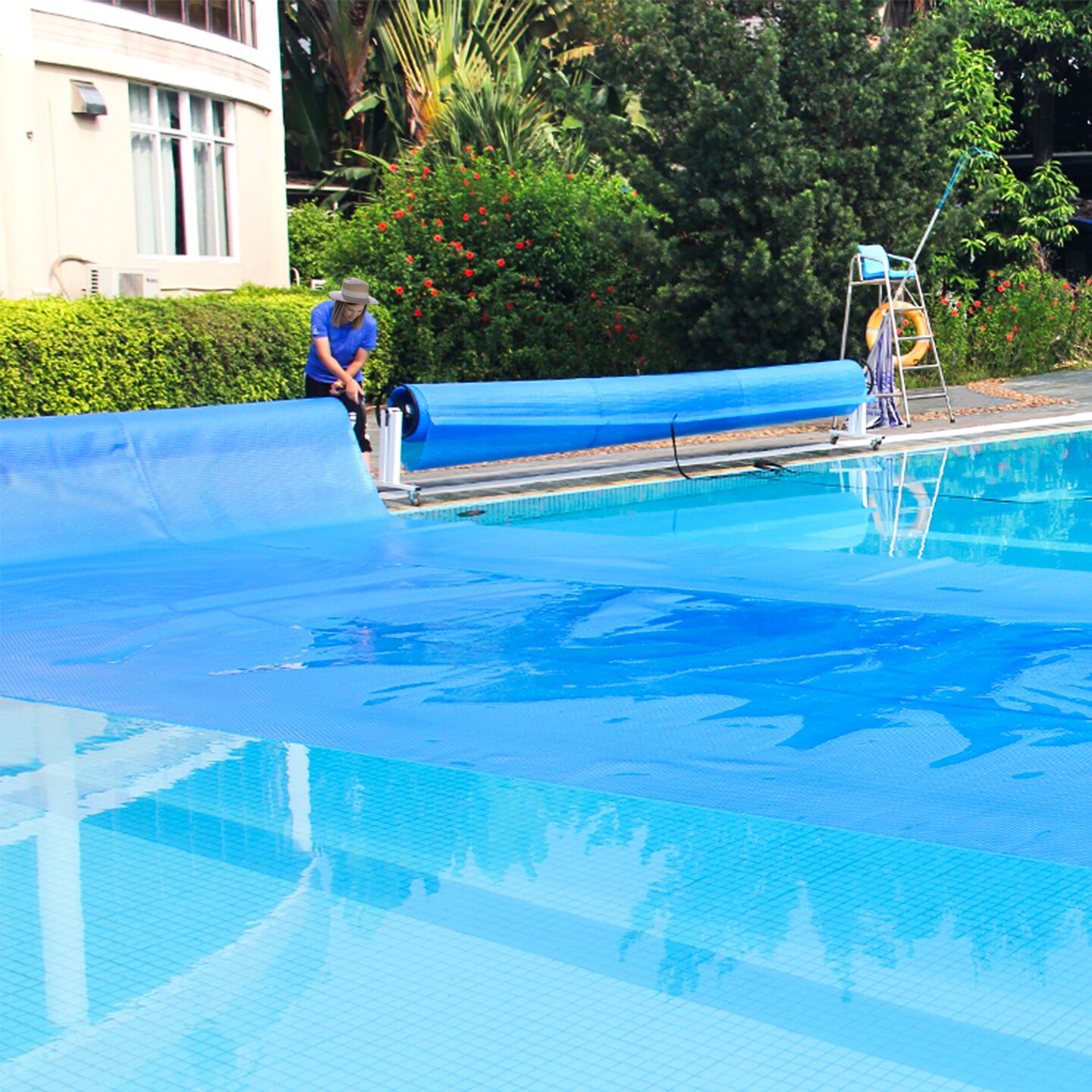 Blue PE Pool Solar Blanket Cover with Bubble Heating and Carry Bag