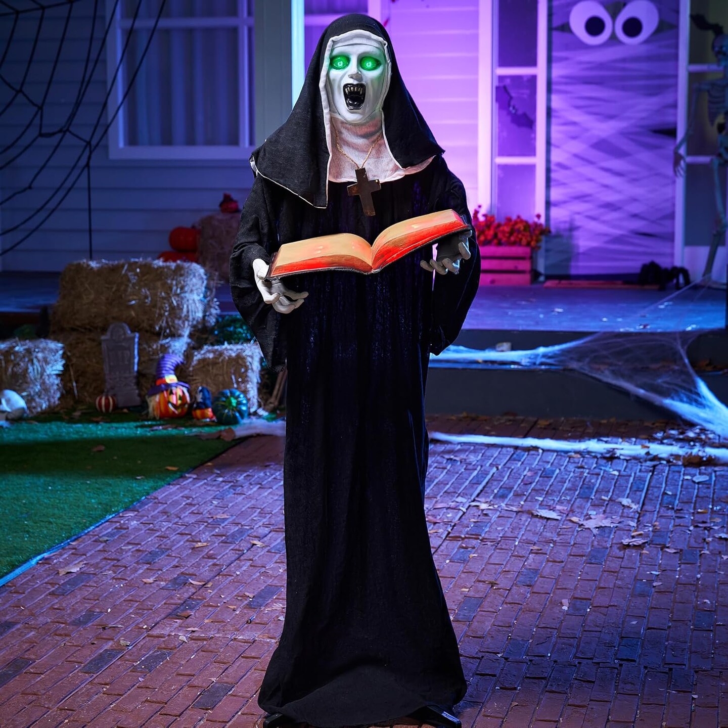 Nun with Sound &#x26; Light, Sound Activated Halloween Decorations Decor for Yard Lawn Outdoor Indoor Haunted House Prop