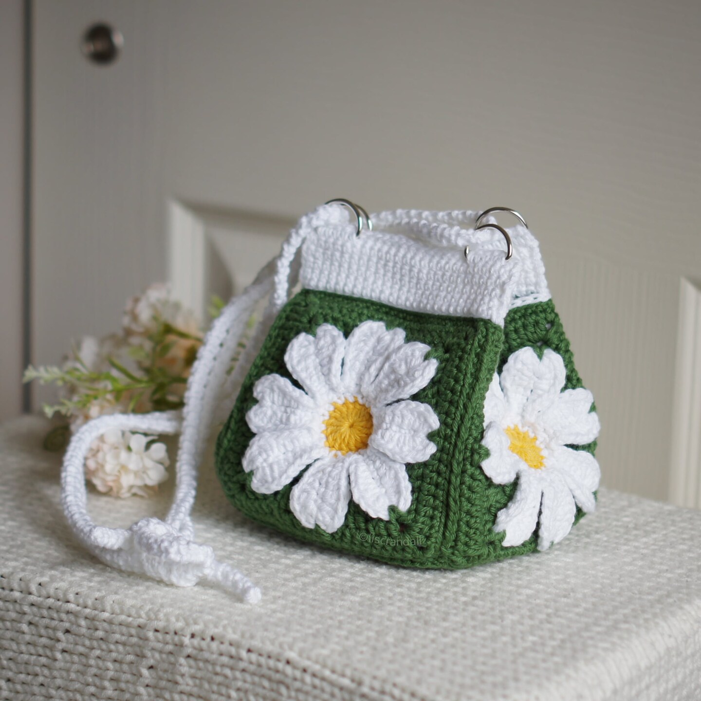 Crochet Daisy Bag with Adjustable Strap, Handmade Cube Purse for