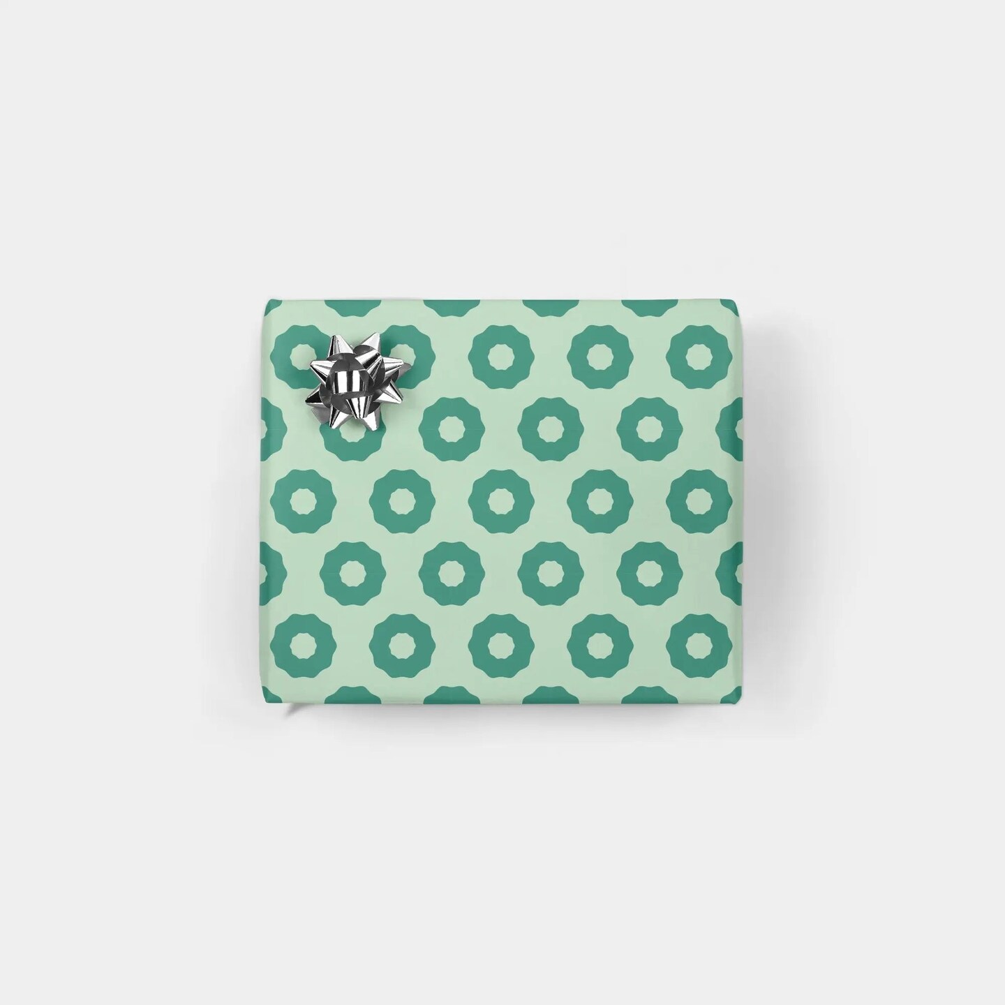 Minimal Wreath Holiday Gift Wrap