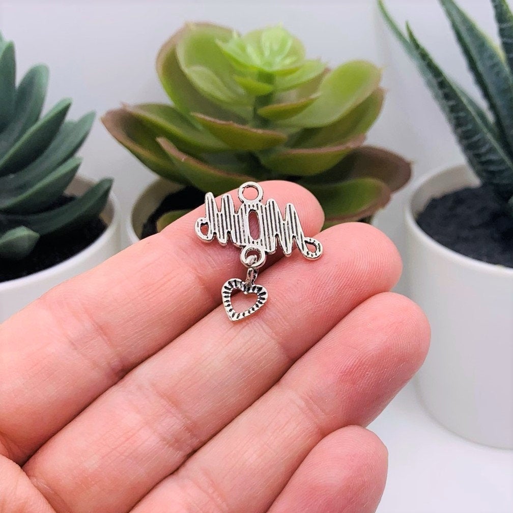 4, 20 or 50 Pieces: Silver Mother&#x27;s Day Love My Mom Charms