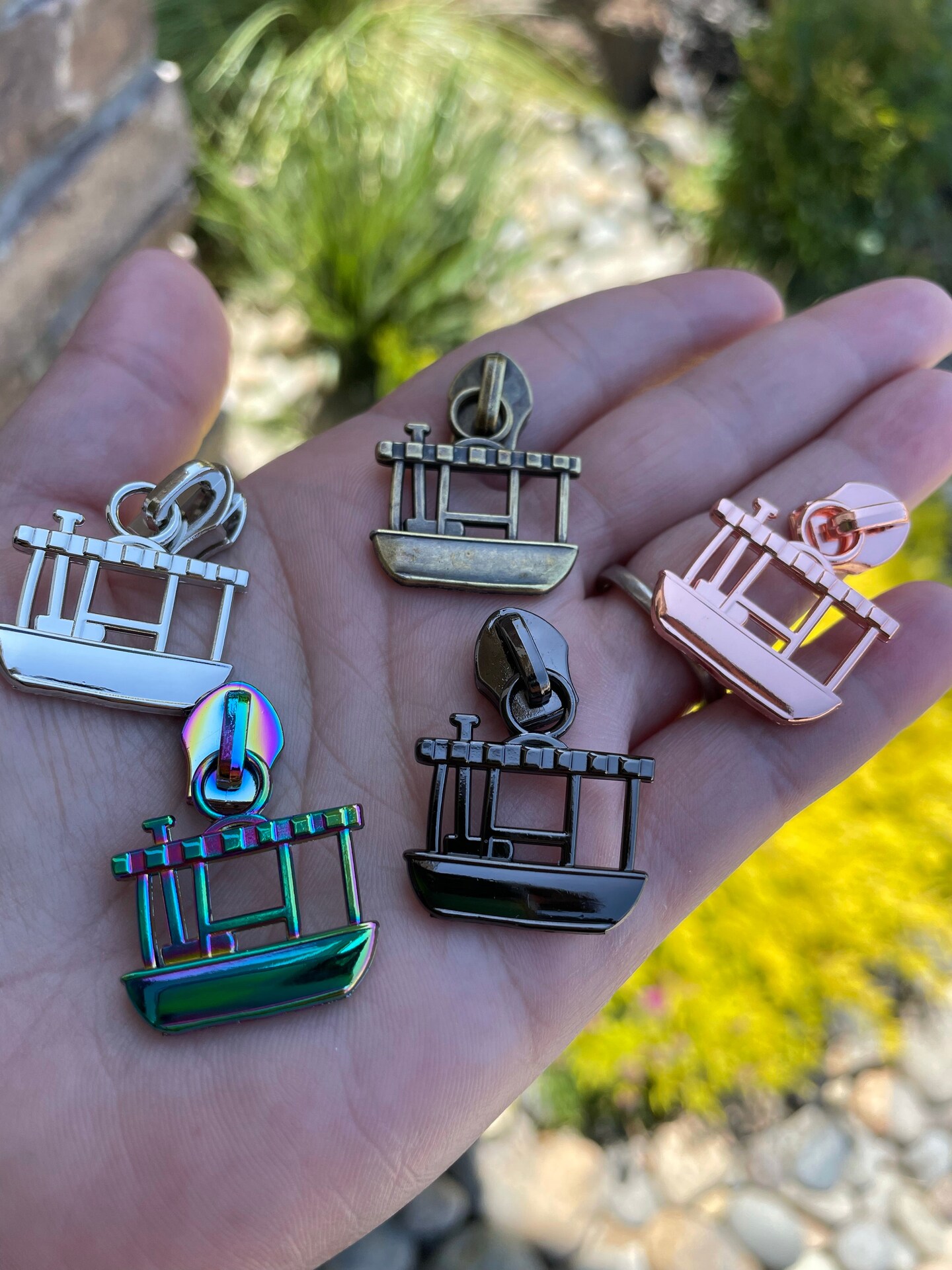 Boat zipper pulls