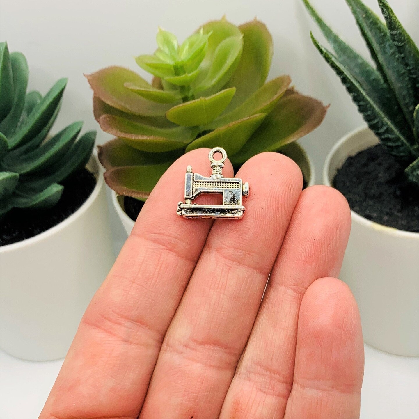 4, 20 or 50 Pieces: Silver Sewing Machine Charms, Double Sided