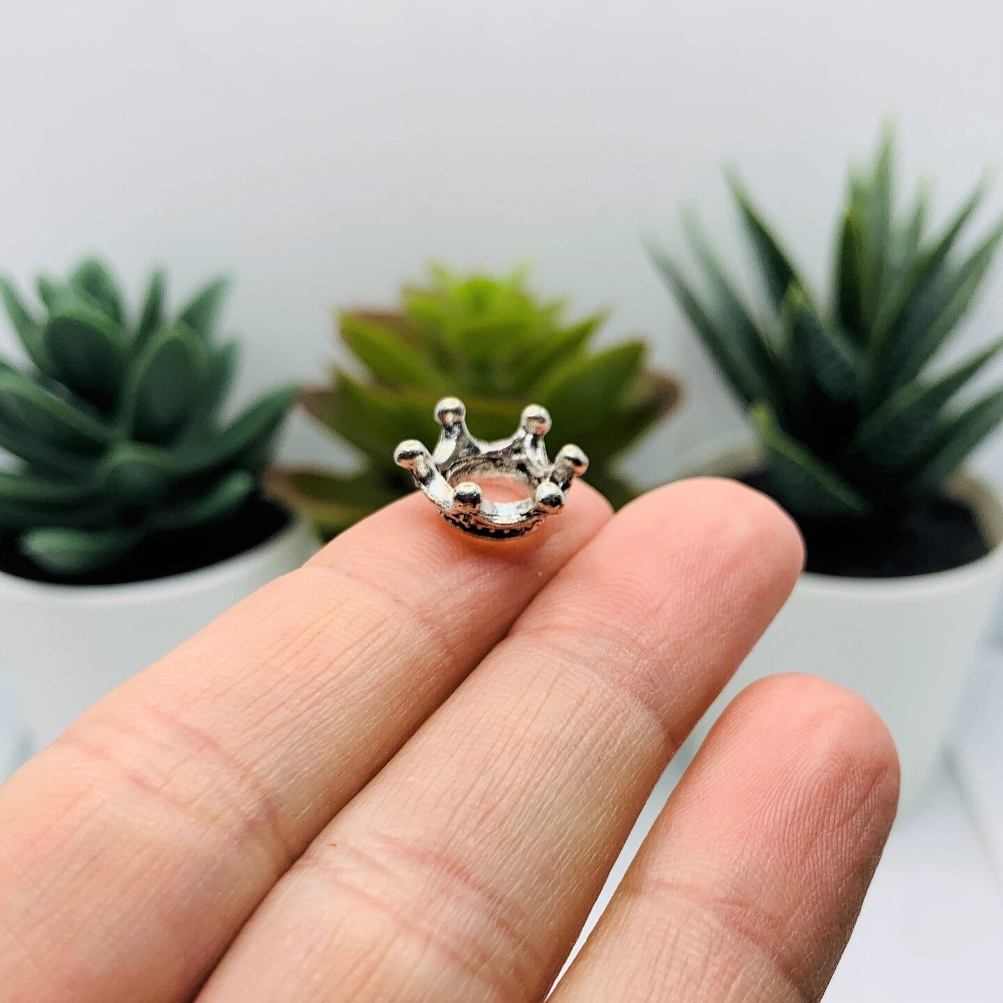 4, 20 or 50 Pieces: Silver 3D Crown Charms, Bead Caps