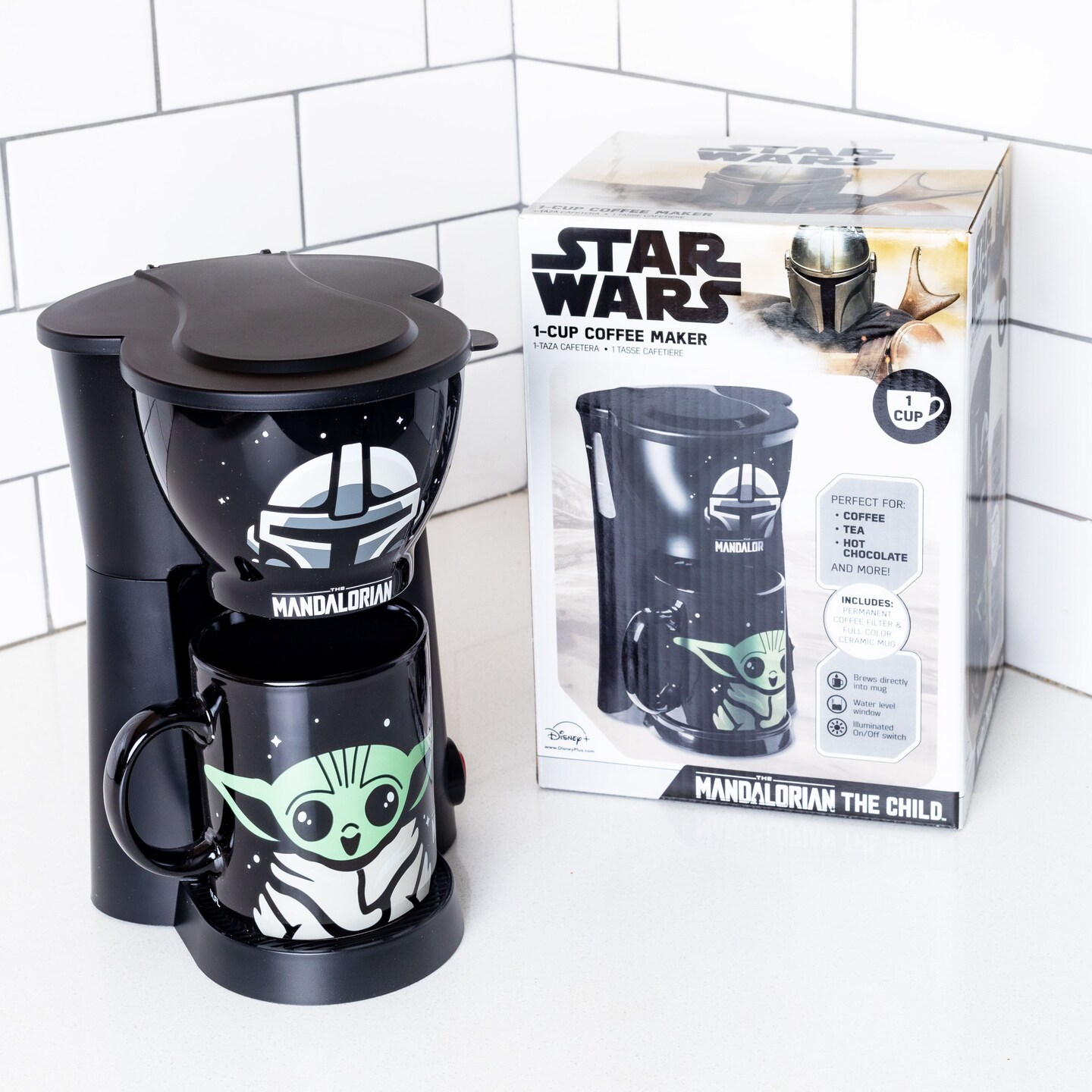 Uncanny Brands Star Wars Mandolorian Single Cup Coffee Maker with Mug
